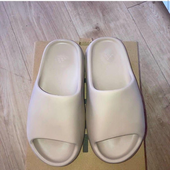 Yeezy slides - new never used